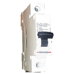 Interruptor termomágnetico  FE81/32  1Px 32A